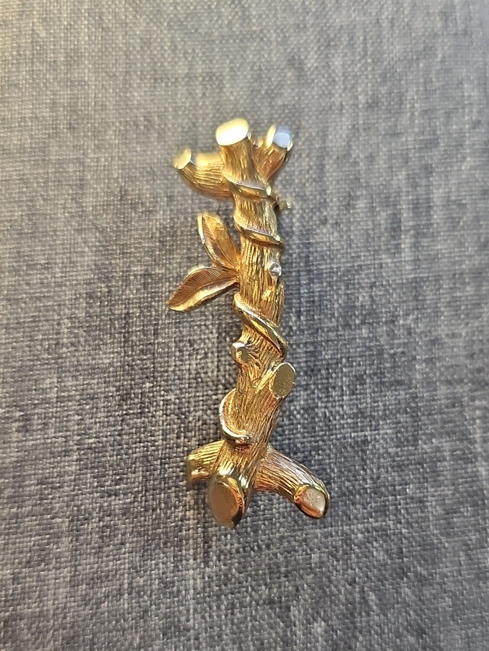 Gold Branch Letter I Brooch - Textured Botanical Pin